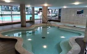 Apartamento Maravilhoso,condominio com piscina aquecida coberta e mais 2 externas.